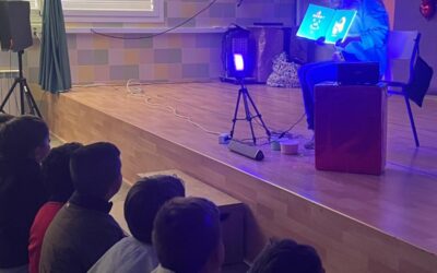Taller de luz negra (con Esther Amores López)