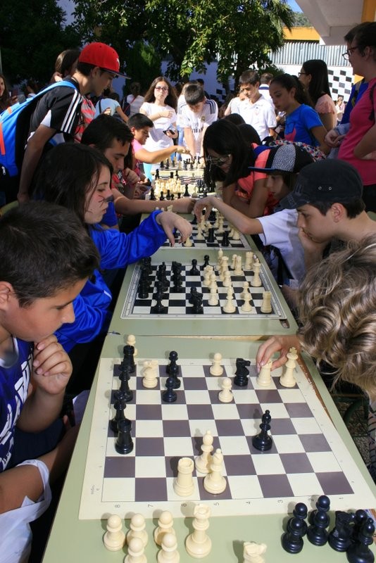 TardeDeJuegos2015-025