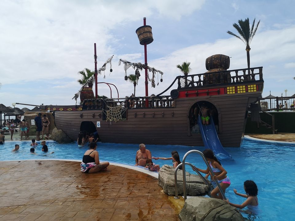Holliday 01