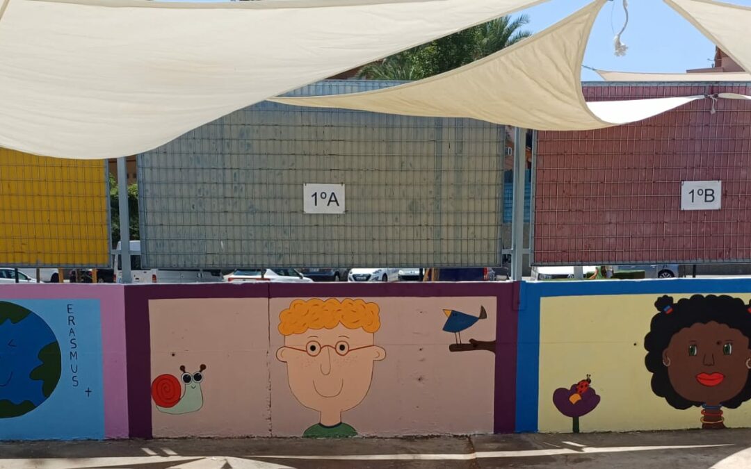 Decoración del muro del Centro.
