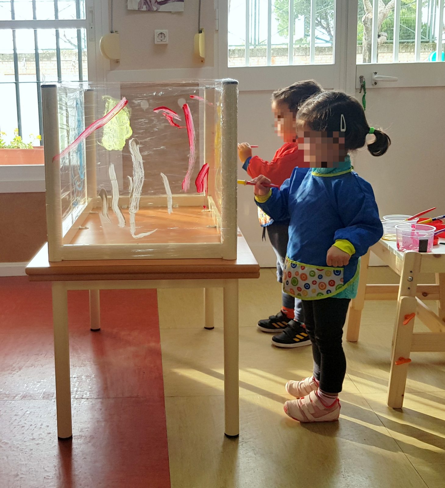 PINTURA SOBRE PAPEL TRANSPARENTE | | Escuela Infantil Rocinante