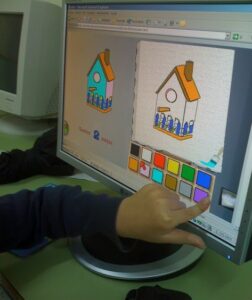 alumno usando ordenador