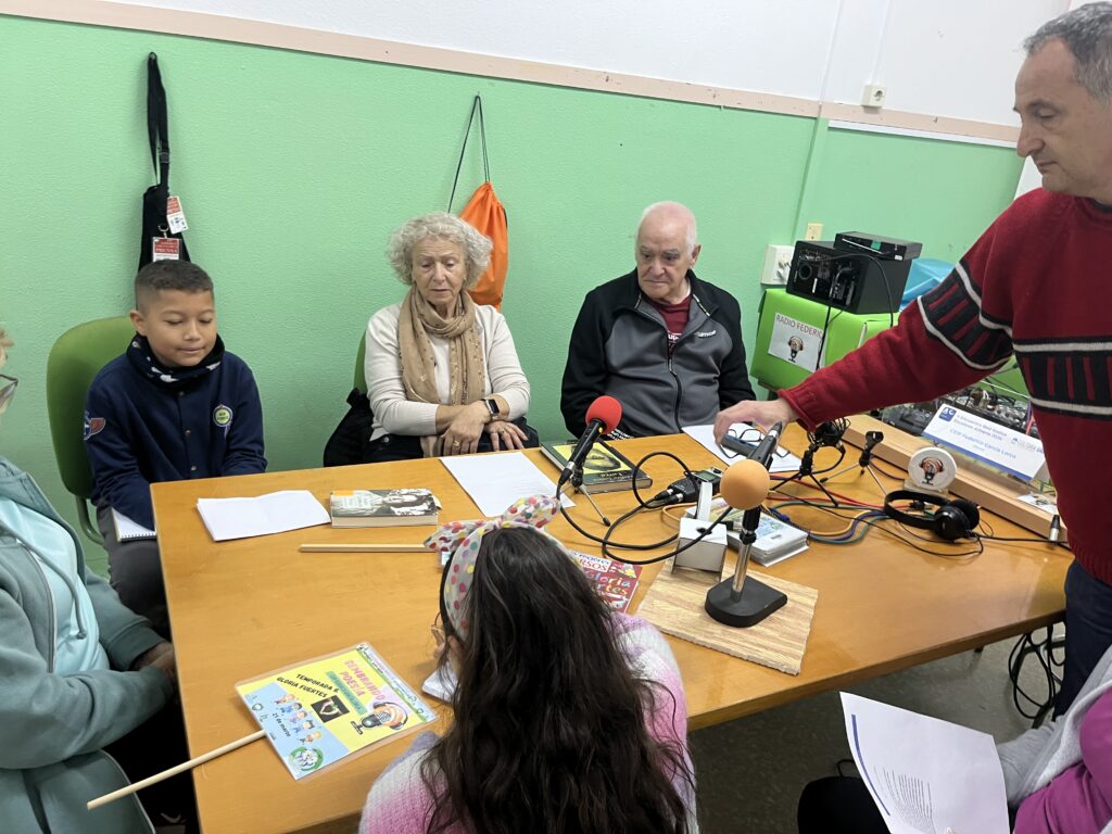 Club lectura mayores conociendo para hacer entrevista 1