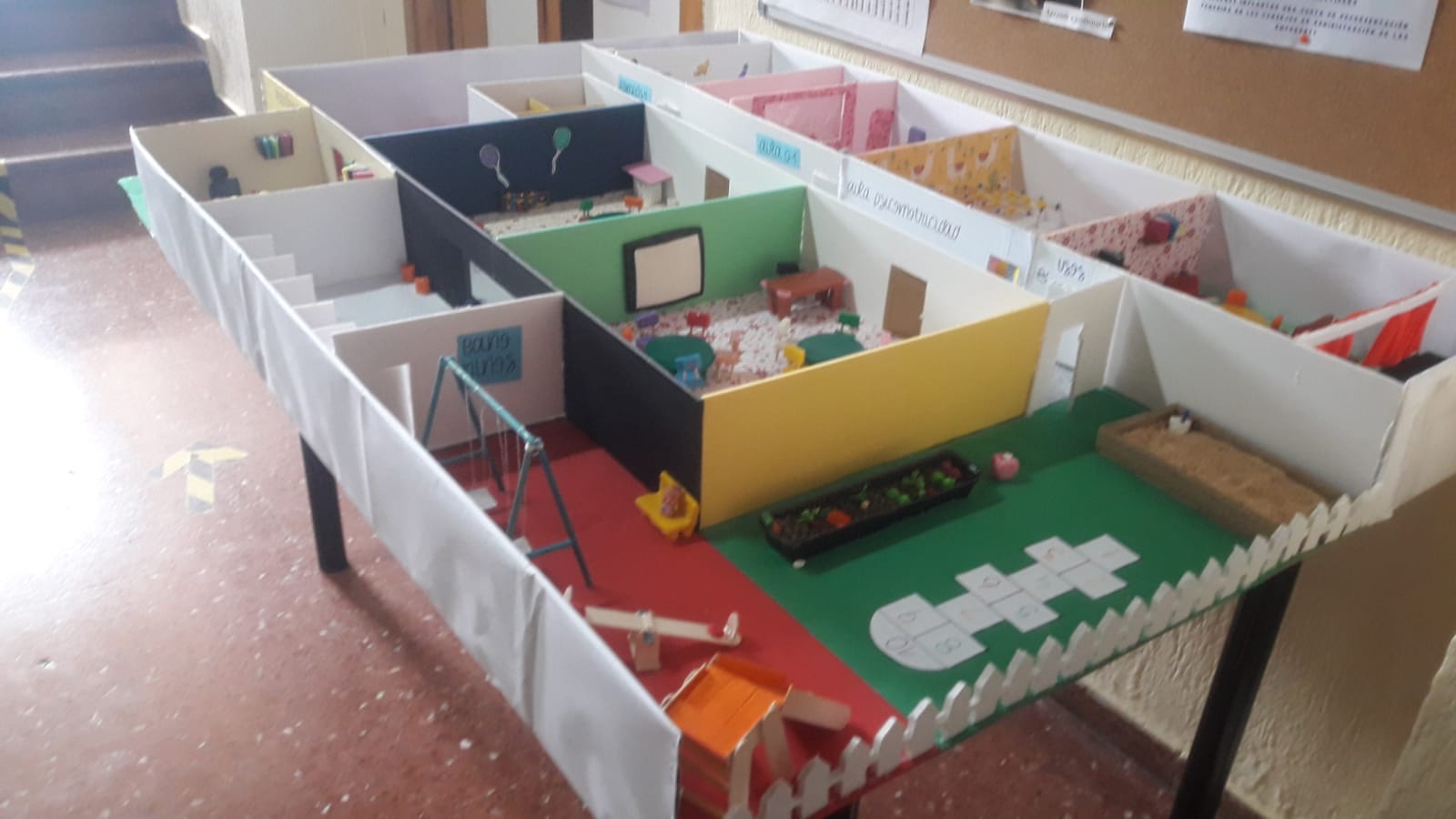 Maqueta escuela infantil | IES Jiménez de Quesada (Santa Fe - Granada)