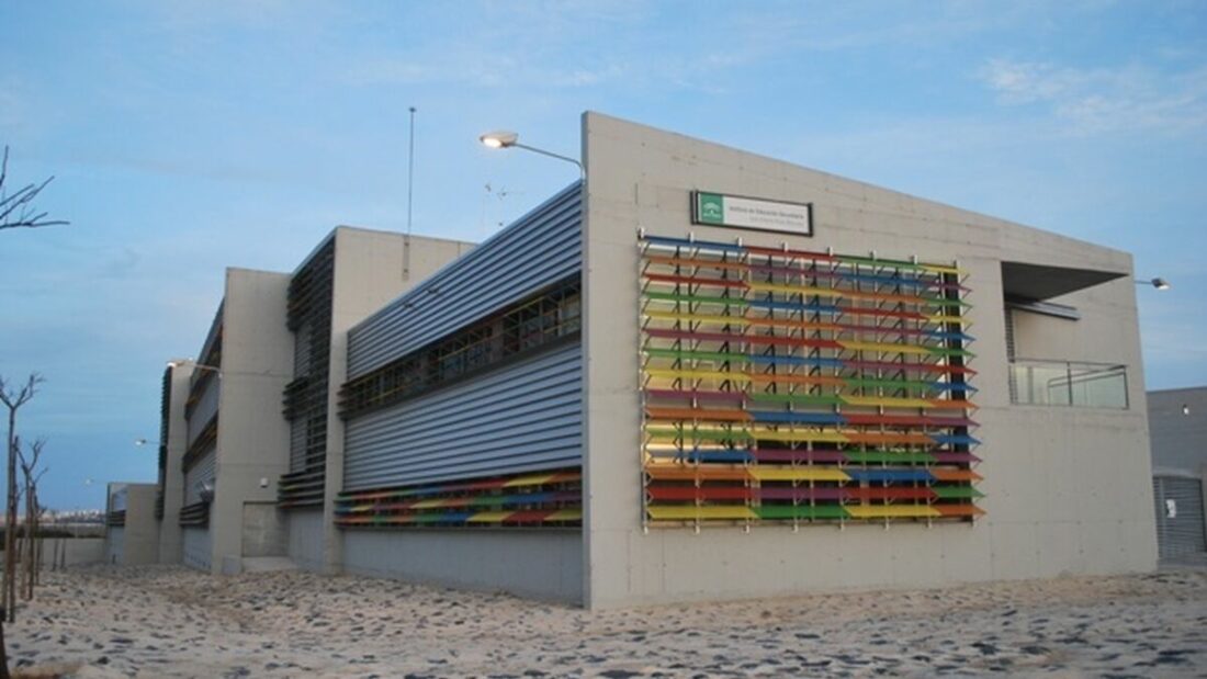 Fachada-IES-Juan-Perez-Mercader