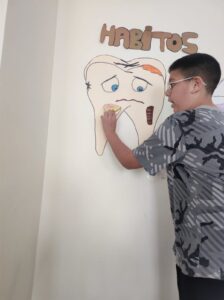 Sonrisas sanas: Taller de conocimiento de nuestra salud dental en el IES Río Andarax